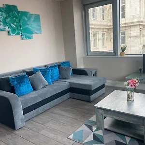 Beautiful Very Close To The Beach Apartment
